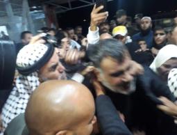 بالصور: الأسير أبو جزر يتنفس الحرية بعد اعتقال دام 17 عامًا