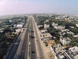 تركيب رمزون على مدخل مخيم المغازي وسط قطاع غزة