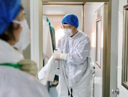 الصحة الأمريكية: نطور لقاحا محتملا ضد فيروس كورونا المستجد