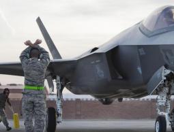 طائرات حربية إسرائيلية وإماراتية تشارك في مناورة دولية