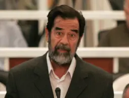 القصة الكاملة لما حدث وهل أعطت واشنطن الضوء الأخضر لصدام حسين؟