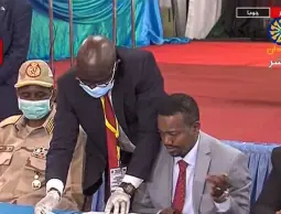 حكومة السودان تعهدت بالتعاون مع وساطة جنوب السودان لحسم ملفات السلام الأخرى (الجزيرة)