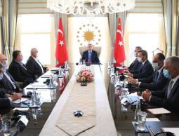 صورة خلال استقبال الرئيس التركي رجب طيب أردوغان قادة حركة 