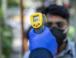 5 وفيات و360 إصابة جديدة بكورونا في غزة