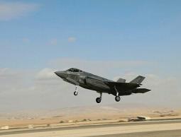 امريكا ترسل قاذفتين من طراز 