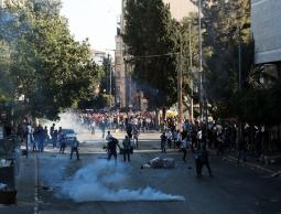 قمع بلطجية السلطة للتظاهرات رام الله السلمية