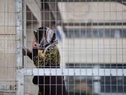 المحررة أبو كميل: الأسيرات يضعن كل آمالهن على صفقة قريبة