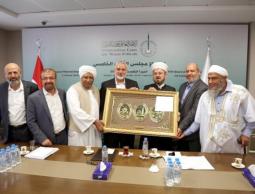 خلال لقاء هنية والحية مع قيادة الاتحاد العام لعلماء فلسطين