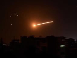 أعلن التلفزيون السوري، عن استشهاد 3 عسكريين وإصابة 7 آخرين