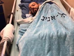 الأسير خليل عواودة الذي جمد الاحتلال الاعتقال الإداري بحقه