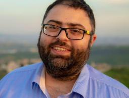 الصحفي  نضال اغبارية