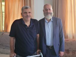 الشاعر يستكمل علاجه في ألمانيا بعد شهرين من محاولة اغتياله بنابلس