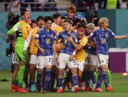 ملخص أهداف ومباراة اليابان وألمانيا 2-1.