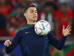 مفاجأة غير متوقعة في عقد كريستيانو رونالدو مع نادي النصر السعودي .. تعرف على تفاصيل انضمام رونالدو للنصر السعودي