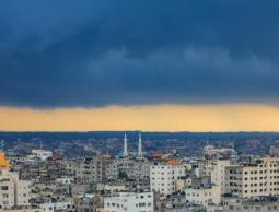 أجواء غائمة وباردة ولا تغير على درجات الحرارة