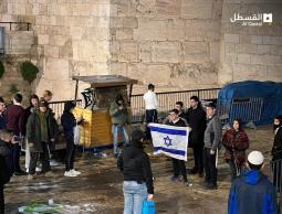 مستوطنون أمام باب العامود