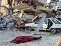 أثار الزلزال