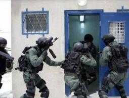 اقتحام السجون