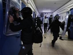 اقتحام السجون