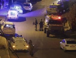 الفصائل-الفلسطينية-تبارك-عملية-الخليل-وقوات-الاحتلال-تغلق-مداخل-المدينة-700x467-1.jpg