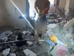 ( ربطه بحبل وتثبيت كاميرا على جسده).. فيديو لاستخدام الاحتلال أسرى من غزة دروعاً بشرية