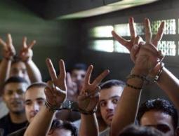 أسرى فتح من داخل السجون : السلطة الفلسطينية تسير في أجندة الاحتلال وتستهدف إنهاء المقاومة