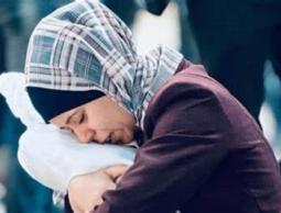 «الموت بردًا» كابوس يلاحق أمهات غزة خوفًا على أطفالهن