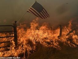 حرائق لوس أنجلوس متواصلة والسلطات تحذر من ارتفاع حصيلة الضحايا