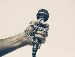 اليوم العالمي للراديو: 22 إذاعة محلية فلسطينية خارج الأثير جراء العدوان الإسرائيلي على غزة