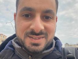 استصدار إشعار حياة يكلف صحفي فلسطيني عامًا من حياته