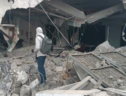 أنقاض المستشفى المعمداني بعد تدميره بقصف طائرات الاحتلال الإسرائيلي