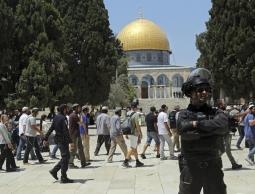 تصاعد الانتهاكات الإسرائيلية في المسجد الأقصى وسط تحذيرات من تغيير الوضع القائم