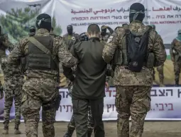 عرائض (إسرائيلية) تطالب بإنهاء الحرب في غزة وإعادة الأسرى