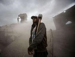 اتحاد نقابات العمال يدعو لتحويل يوم العمال إلى يوم لنصرة غزة