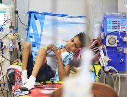 وزارة الصحة في غزة تُطلق نداءً عاجلًا لتوفير الأدوية: عجز غير مسبوق يهدد حياة آلاف المرضى