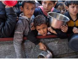 الإعلام الحكومي: 3,500 طفل مهددون بالموت جوعاً في غزة بسبب الحصار الإسرائيلي