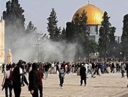 اقتحام عشرات المستوطنين للمسجد الأقصى بحماية شرطة الاحتلال