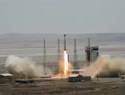 إيران تؤكد تمسكها بحقها النووي وتعلن جاهزيتها لأي مواجهة عسكرية