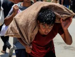 هكذا يحول الاحتلال خبز الحياة إلى أشلاء في غزة