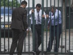 نُشطاء يغلقون سفارات غربية تضامنًا مع غزة واحتجاجًا على جرائم الاحتلال