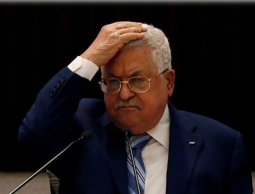 المركز الفلسطيني للدراسات السياسية: 83٪ من الفلسطينيين يطالبون باستقالة عباس