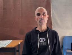 الأسير عماد السراج.. أوهمه الاحتلال بالسرطان ثم عاقبه بالعلاج الكيماوي