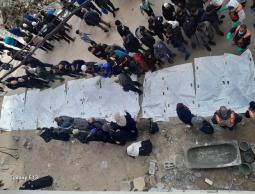 الدفاع المدني بغزة يبدأ انتشال جثامين الشهداء من تحت الأنقاض بإمكانات بدائية