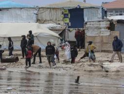 حماس: غرق الخيام وموت الأطفال في غزة امتدادٌ لحرب الإبادة مع استمرار الحصار ومنع الإيواء