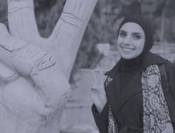 بين الاعتقال والتفتيش العاري.. إيناس خلاوي تروي تفاصيل 11 يومًا في السجن