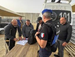 فصائل المقاومة تدين الانتهاكات بحق العائدين في معبر رفح وتطالب بفتح المعابر فوراً