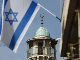 مشروع قانون يقيّد رفع الأذان في مساجد القدس