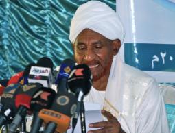 رئيس حزب الأمة القومى السودانى المعارض الصادق المهدى