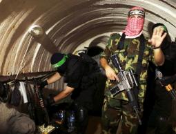 في أحد الأنفاق