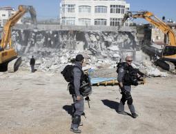 قوات الاحتلال تهدم احد المنازل بالضفة (الأرشيف)